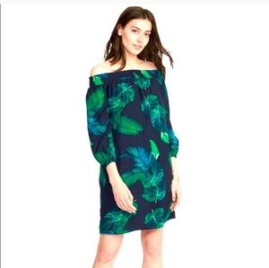 Old Navy Lightweight, Tropical Print Dress with Short Sleeves. Runched neckline